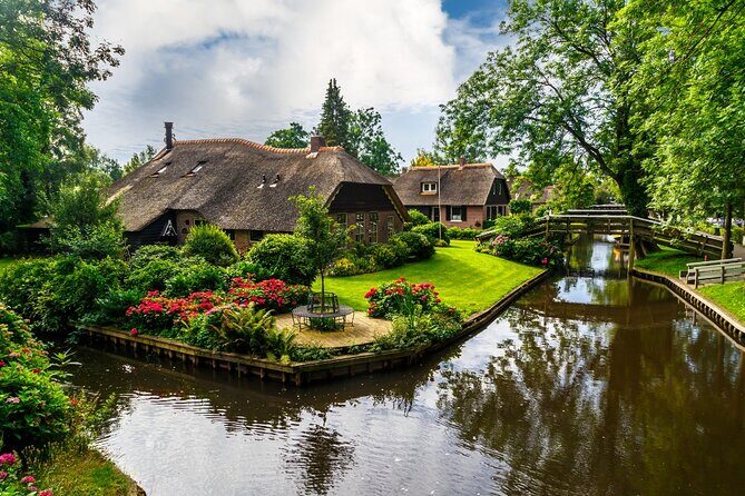 Amsterdam: Giethoorn Tour Scenic Cruise, Cheese & Free Time - Before you even board: This is Holland and why it’s a good buffer