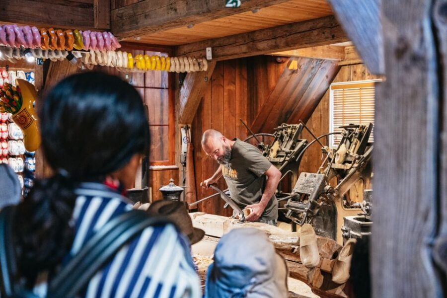 Amsterdam: Giethoorn, Volendam, and Zaanse Schans Tour - Zaanse Schans Windmills: the day’s best start for Dutch craft and water control