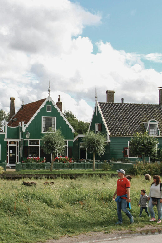 Amsterdam: Giethoorn & Zaanse Schans Small Group Day Trip - Walking Time and Free Time: How to Move Without Feeling Rushed