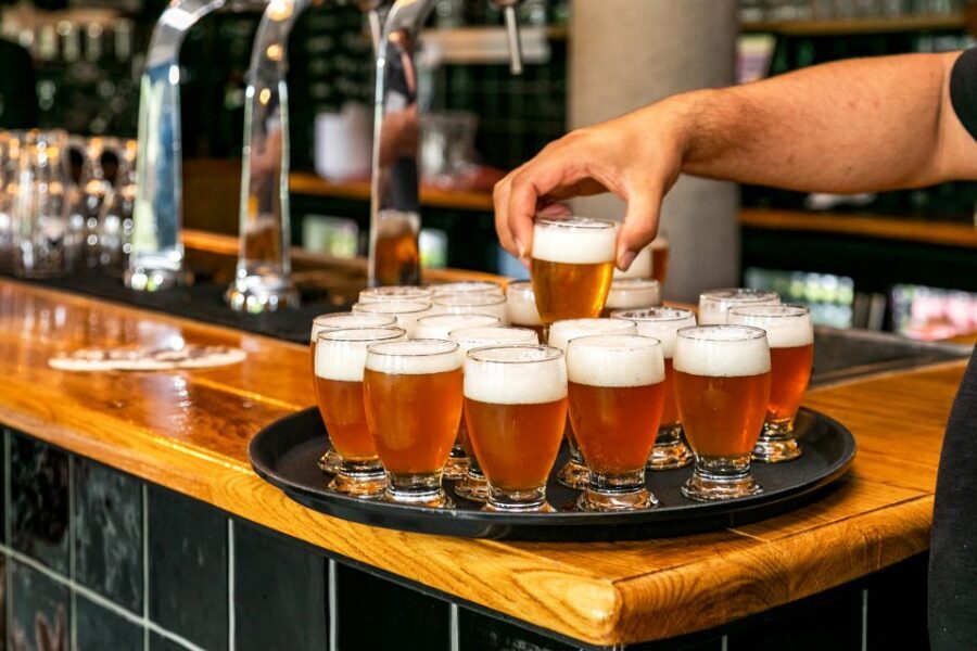 Amsterdam: Guided Craft Beer Brewery Bus Tour with Tastings - Where to Meet Near Central Station (and How Not to Get Lost)