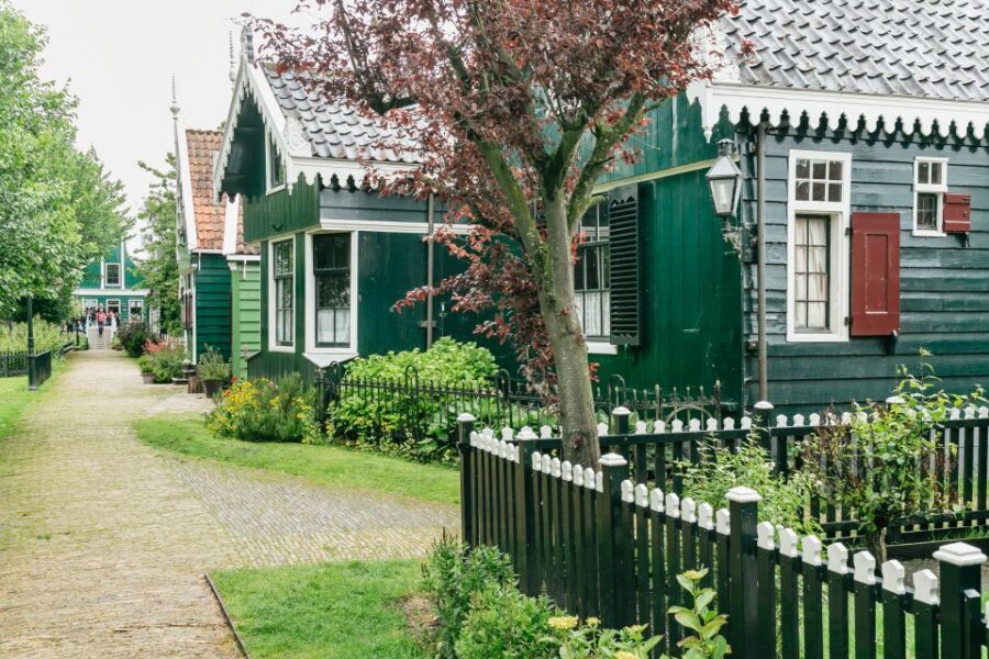 Amsterdam: Guided Zaanse Schans, Windmills & Cheese Tour - Should you book this Zaanse Schans, windmills, and cheese tour?