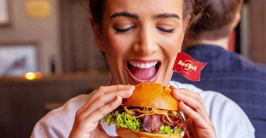 Amsterdam: Hard Rock Cafe Experience - Service that can turn a routine meal into a memorable one