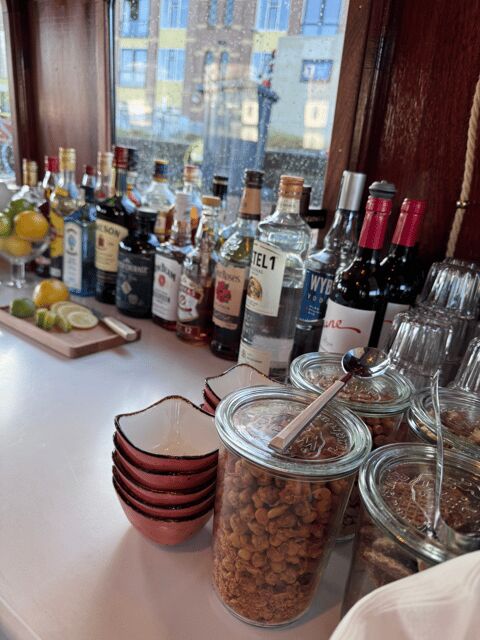 Amsterdam: Historic Boat Cruise with open bar and nibbles - The Open Bar and Nibbles: Value You Can Taste