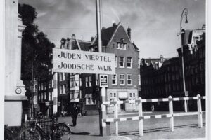 Amsterdam in World War II Tour - Stop-by-stop: what each landmark adds to the WWII story