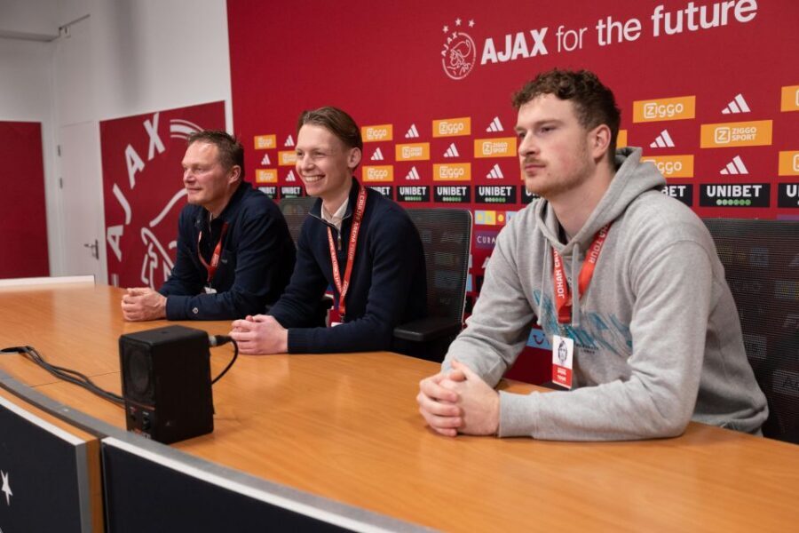 Amsterdam: Johan Cruijff ArenA Tour with Optional Guide - Self-guided vs guided: picking the right level of storytelling
