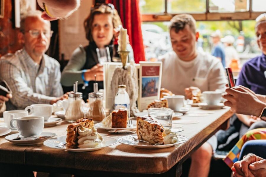 Amsterdam: Jordaan District Local Food Walking Tour - The guide experience: English, small-group energy, real personality