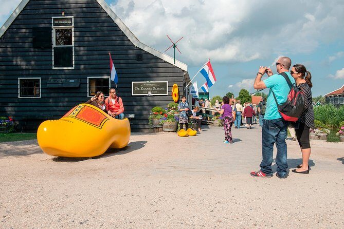 Amsterdam: Keukenhof and Zaanse Schans Windmills Guided Day Trip - Who This Tour Fits (and who should skip it)