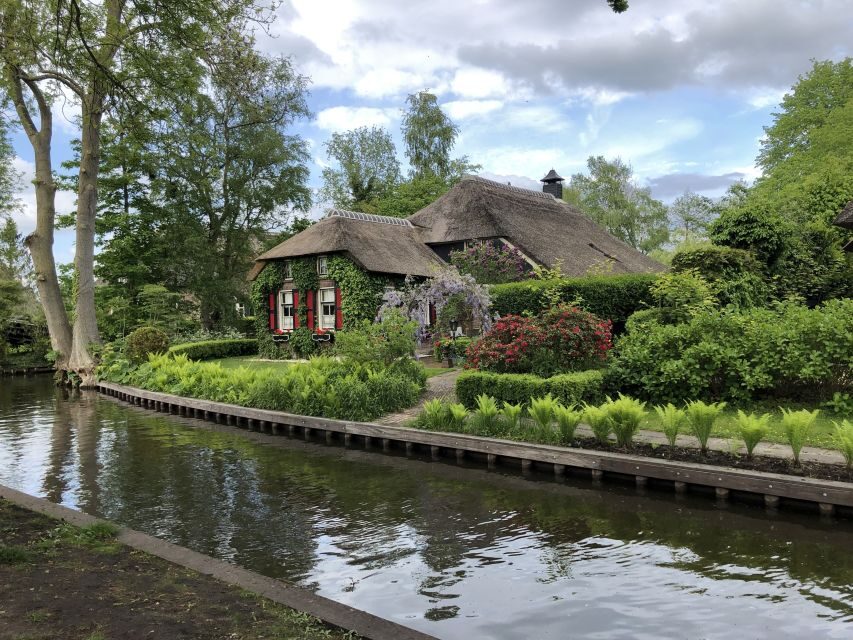 Amsterdam: Keukenhof Tulip Garden and Giethoorn Experience - What to Pack for Comfort and Better Photos