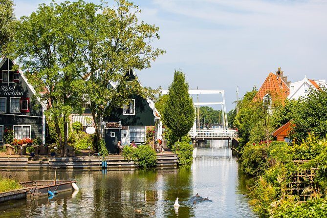 Amsterdam: Keukenhof, Zaanse Schans & Volendam Tour - Volendam and Marken by Boat: Fishing Villages and Stilt Houses