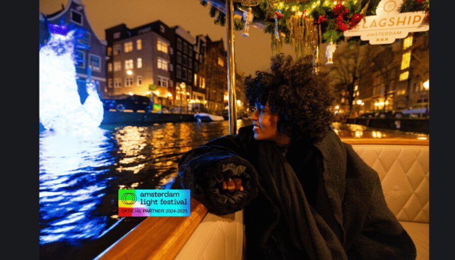 Amsterdam: Light Festival Cruise With Drinks & Snacks - Getting the most out of 75 minutes (without overthinking it)