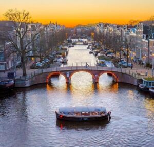 Amsterdam: Light Festival Heated Cruise & Unlimited Drinks! - Amsterdam Light Festival Dates and What You’ll Be Looking For