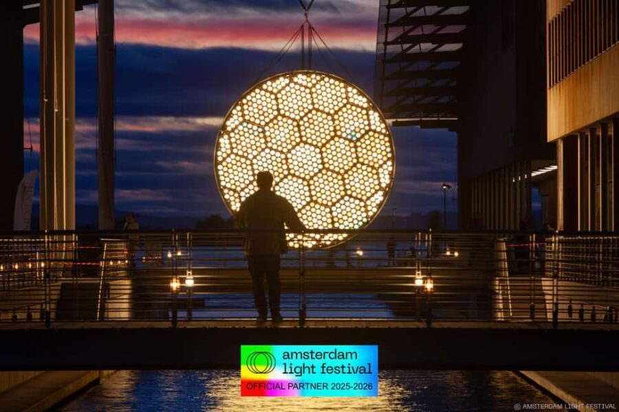 Amsterdam: Light Festival Heated Cruise with Drinks Option - Mulled wine, beer, sodas, and snacks: how the upgrade changes the value