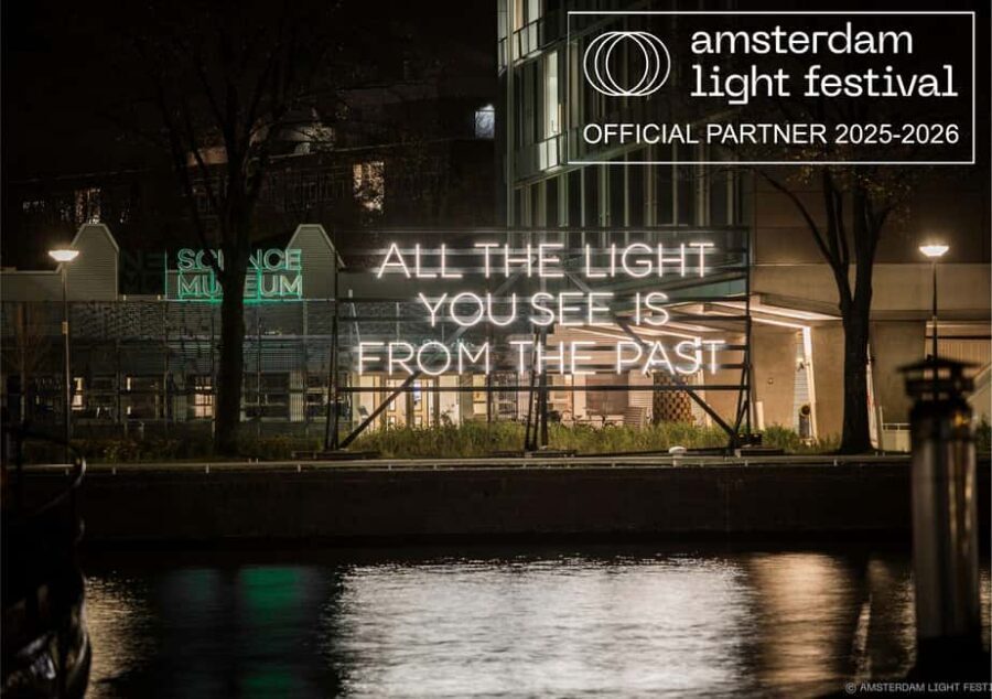 Amsterdam Light Festival Live Commentary & Optional Drinks - Who should book this cruise, and who might prefer something else
