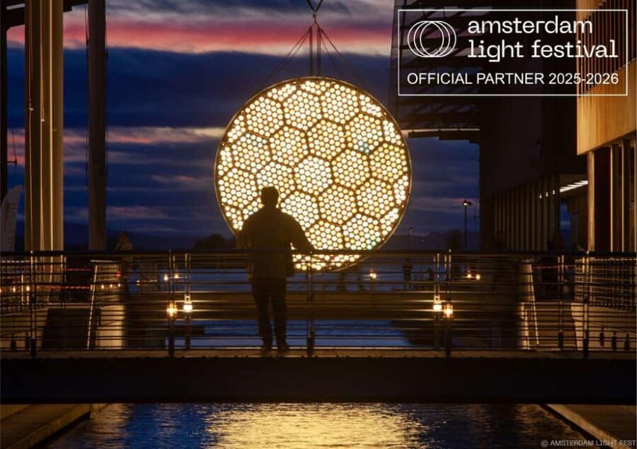 Amsterdam Light Festival Live Commentary & Optional Drinks - Should you book the Amsterdam Light Festival canal cruise?