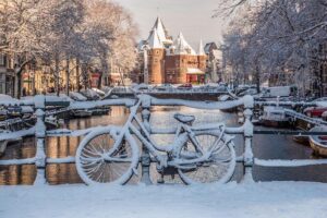 Amsterdam Light Festival Winter Walk with Stroopwafel Workshop - What Makes the Small-Group Format Worth It