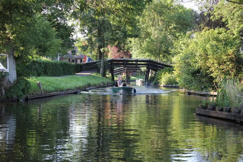 Amsterdam: Live GuideD Giethoorn Boat Tour & Cheese Platter - Who This Giethoorn Day Trip Is Best For