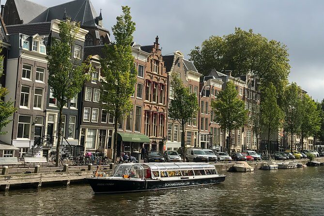 Amsterdam Live Guided Sightseeing Canal Cruise - Comfort on Cold Water: Blankets, Heated Seating, and Layering