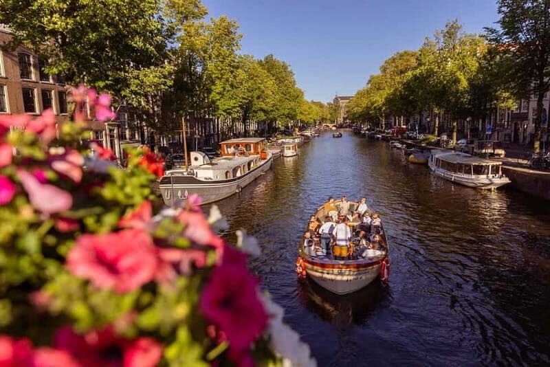Amsterdam: Luxury Canal Cruise with Optional Snacks & Drinks - Key things that make this cruise worth your time