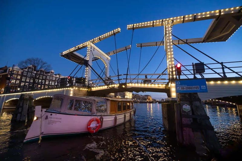 Amsterdam: Luxury Canal Cruise with Optional Snacks & Drinks - Drinks, snacks, blankets: what you’re really buying with the luxury option