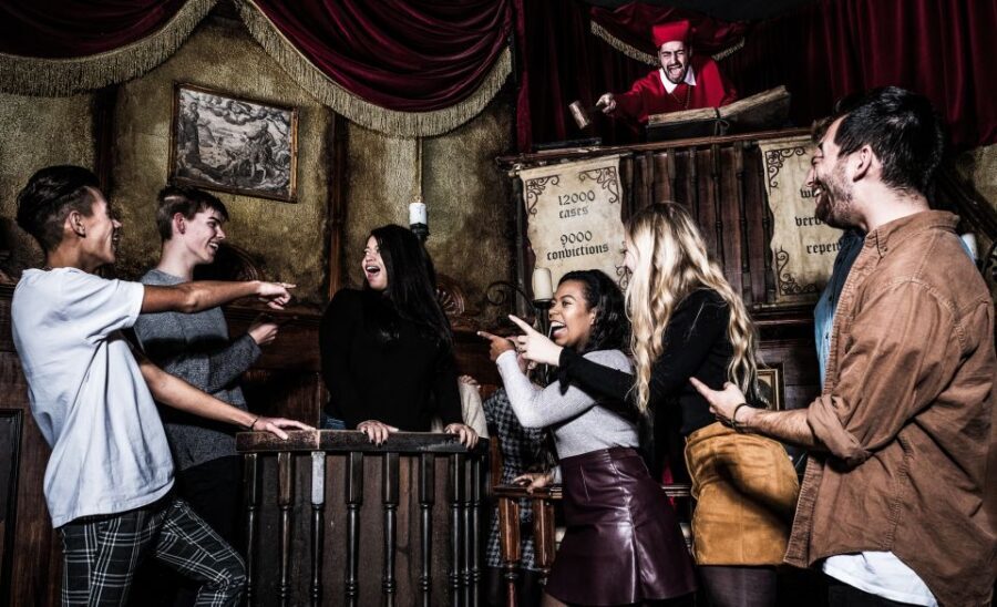 Amsterdam: Madame Tussauds & Amsterdam Dungeon Combo Ticket - Madame Tussauds and Amsterdam Dungeon in 2.5 hours: a smart city-center pair