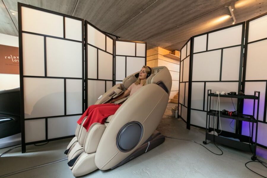 Amsterdam: Massage Session - The Massage Chair + 8D Audio: What the Session Feels Like