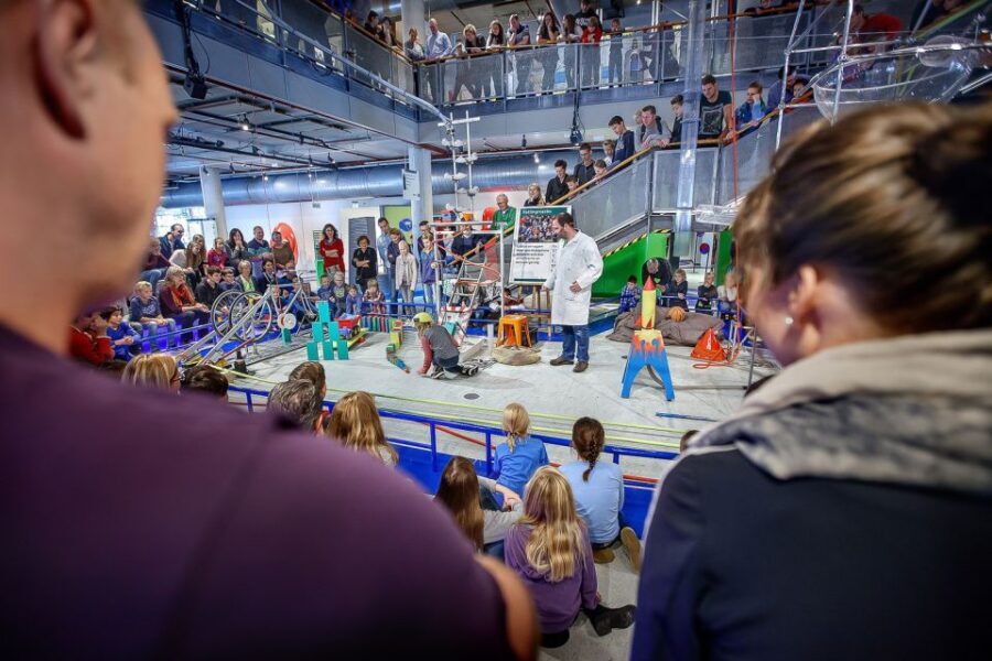 Amsterdam: NEMO Science Museum Ticket - Getting Your Bearings at Oosterdok 2 (And Why It Matters)