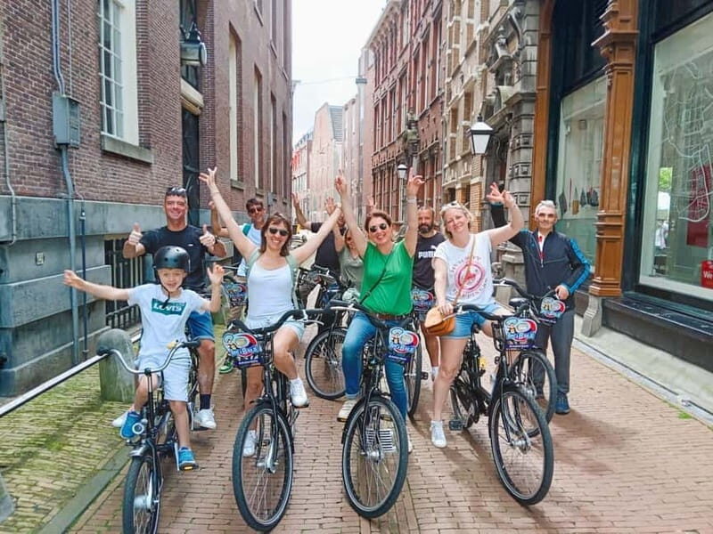 Amsterdam: Off the Beaten Path Bike Tour in French - Cruising Amsterdam-Centrum and Prins Hendrikkade Without Getting Lost