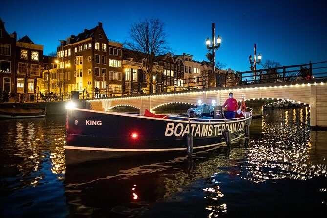Amsterdam Open Boat Cruise in Old City Center with Live Guide - Who This Cruise Fits Best