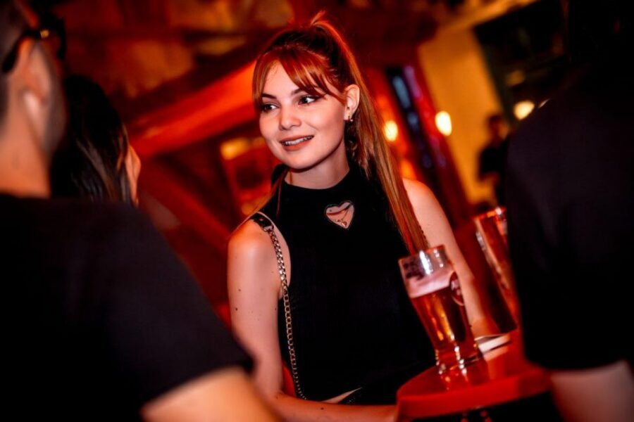 Amsterdam: Original Pub Crawl Party with VIP Entrance - Who This Crawl Suits Best (And Who Should Skip It)