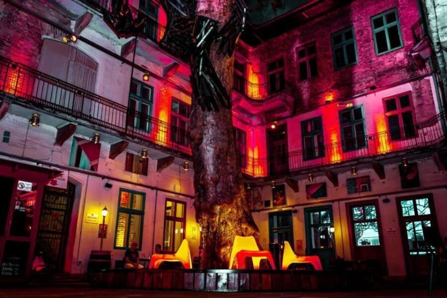 Amsterdam: Original Pub Crawl Party with VIP Entrance - Walking the Night: Canals, Red Light District, and That After-Dark Amsterdam Feeling