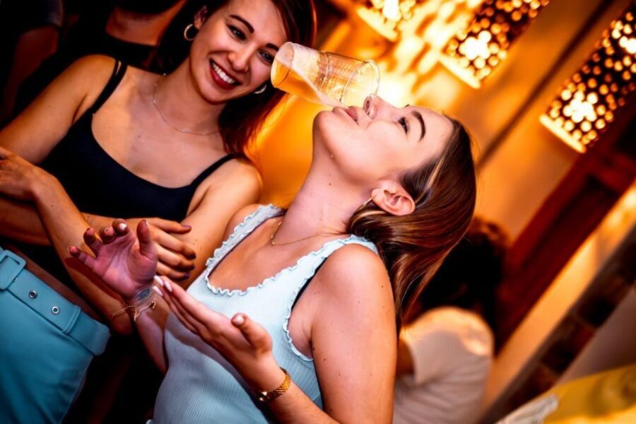 Amsterdam: Original Pub Crawl Party with VIP Entrance - What the Best Guides Do (Using Real Names You’ll See Mentioned)