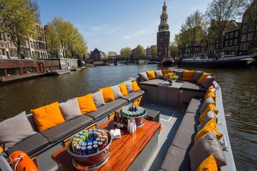 Amsterdam: Private BBQ Cruise with Personal Chef & Drinks - What Happens On Board During the 2 Hours