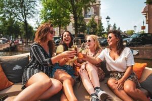 Amsterdam Private Boat Tour with Unlimited Drinks - Getting to Oosterdokskade 8 without stress