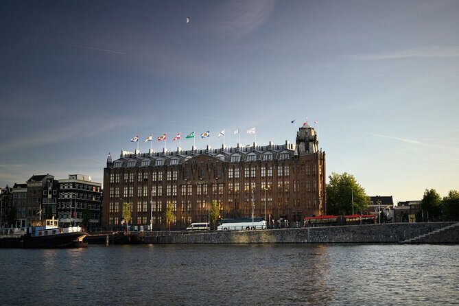Amsterdam Private Boat Tour with Unlimited Drinks - Anne Frank House: the start of the emotional tone