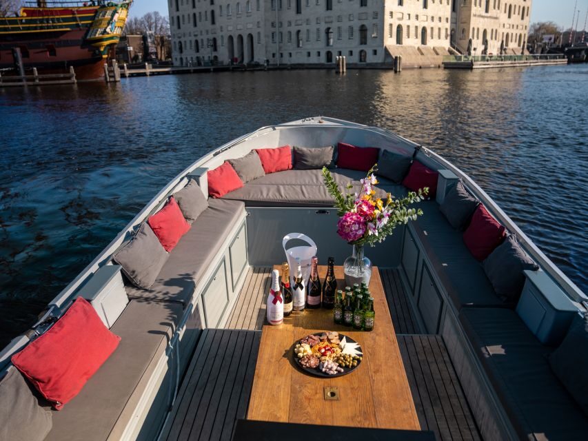 Amsterdam: Private Canal Cruise with Drinks and Snacks - Quick take: what’s special here