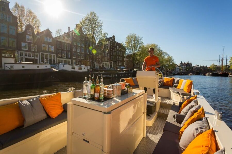 Amsterdam: Private Cruise with Drinks & Optional Snacks - Meeting point at Seapalace: how to make day-of easier