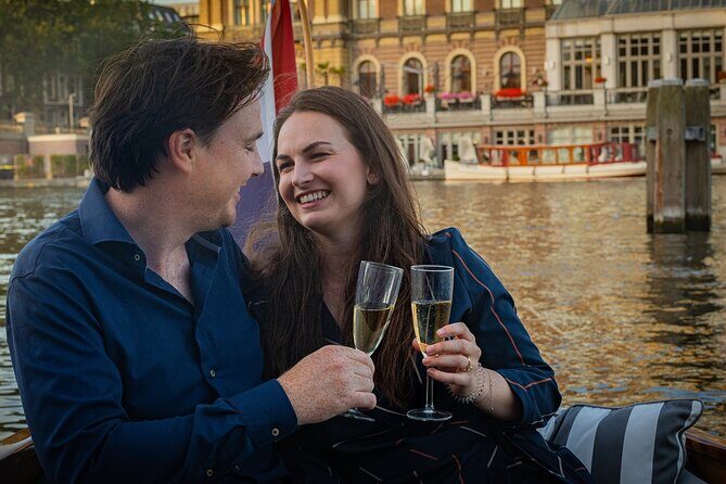 Amsterdam Private Dinner Cruise incl Drinks & 2-course Dinner 2hr - Drinks, Views, and Photo Stops Without Sidewalk Crowds