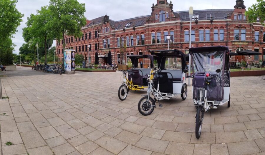 Amsterdam: Private Guided City Tour by Pedicab - Why a pedicab tour feels different from walking or buses