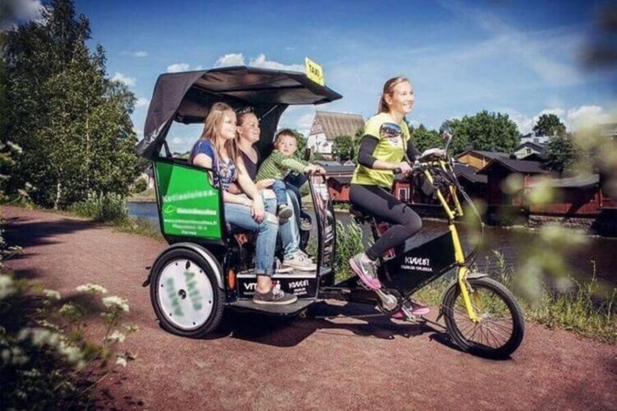 Amsterdam: Private Guided City Tour by Pedicab - Starting point energy: Historical Center and Newmarket
