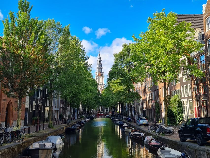 Amsterdam: Private Pedicab Historical Sightseeing Tour - Museumsquare and the Rijksmuseum tunnel moment