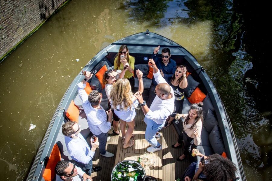 Amsterdam: Private Prosecco Canal Cruise Tour - What you’re really buying in 90 minutes