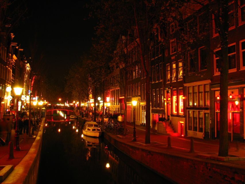 Amsterdam: Private Red Light District and Food Tour - Dam Square: the Landmark Anchor for the Rest of the Walk