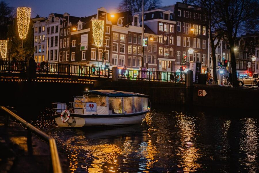 Amsterdam: Private Romantic Evening Boat Tour with Prosecco - Route in plain language: from Grachtengordel to Herengracht