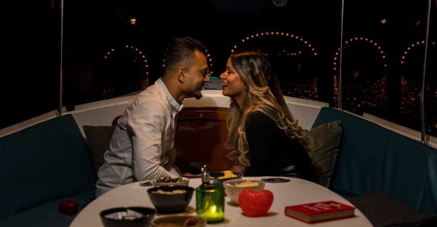 Amsterdam: Private Romantic Evening Boat Tour with Prosecco - The onboard storytelling: how it keeps the time feeling full
