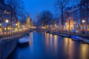 Amsterdam Private Welcome Tour with a Local Guide - Meeting your guide at your hotel or Airbnb (and starting with your neighborhood)