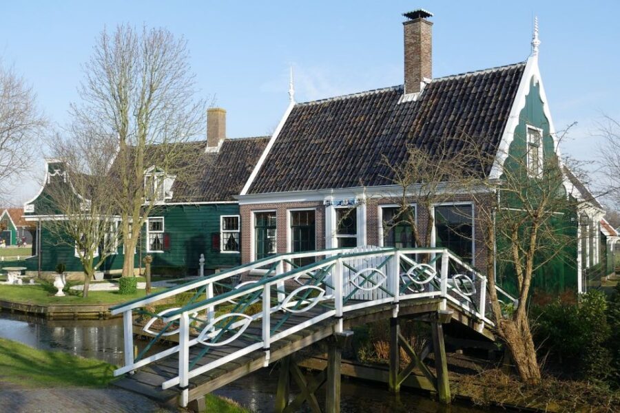 Amsterdam: Private Zaanse Schans Windmills and Volendam Trip - Should You Book This Amsterdam Zaanse Schans and Volendam Trip?