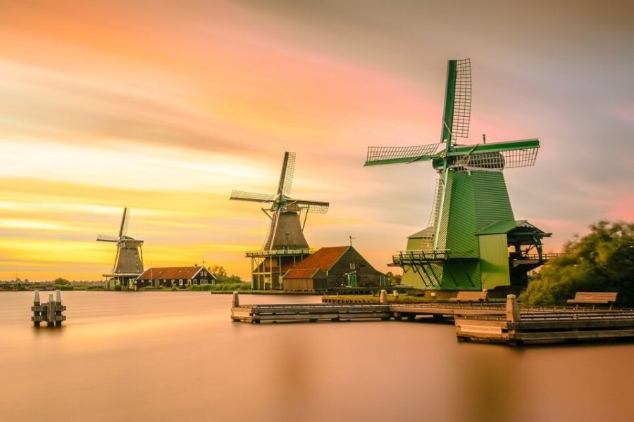 Amsterdam: Private Zaanse Schans Windmills and Volendam Trip - Pace, Crowds, and the Private Car Advantage