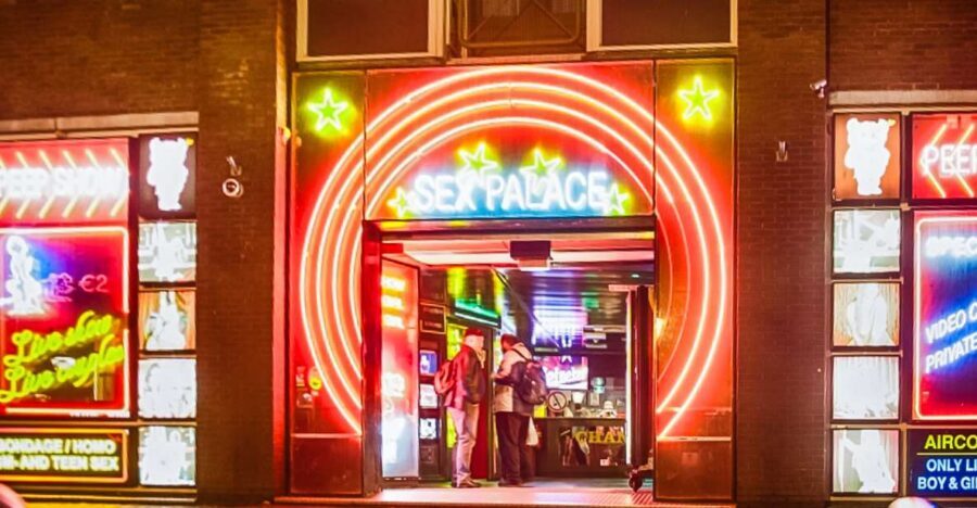 Amsterdam Red Light District & Coffee Shop Tour - Nieuwmarkt and Warmoesstraat: the tight streets that shape the mood
