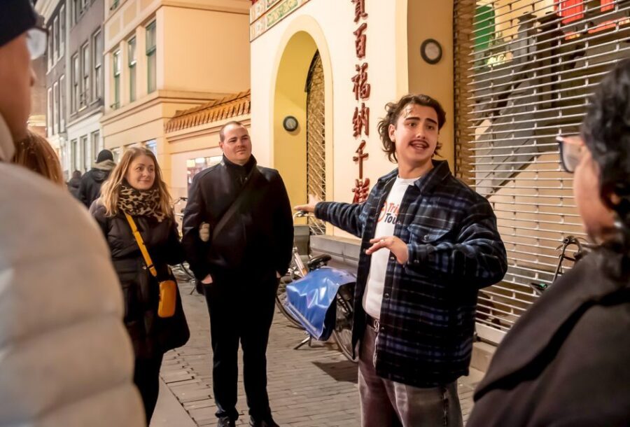 Amsterdam Red Light District & Coffee Shop Tour - Chinatown: He Hua Tempel and Zeedijk Street shift the pace