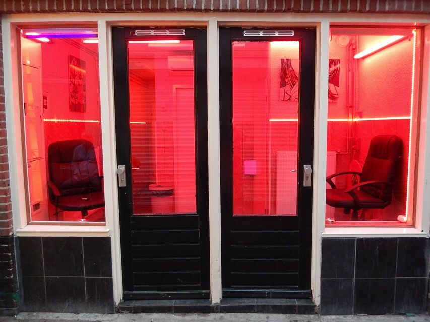 Amsterdam: Red Light District Exclusive Night Tour - Grachtengordel Canals: Seeing the “Amsterdam” Inside the Red Light District